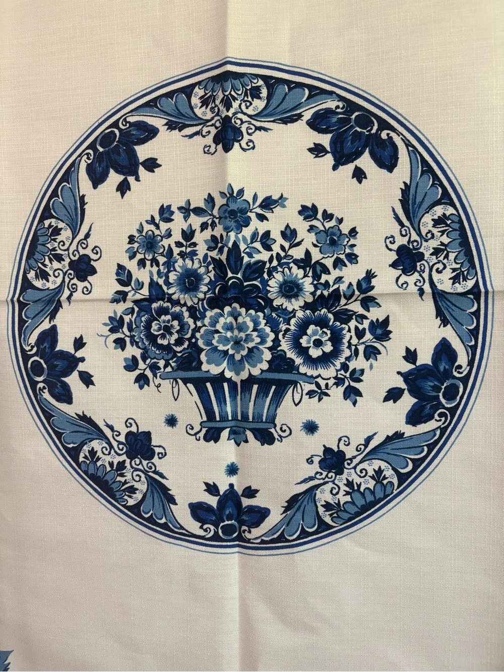 DELFT WARE TOILE TABLE CLOTH